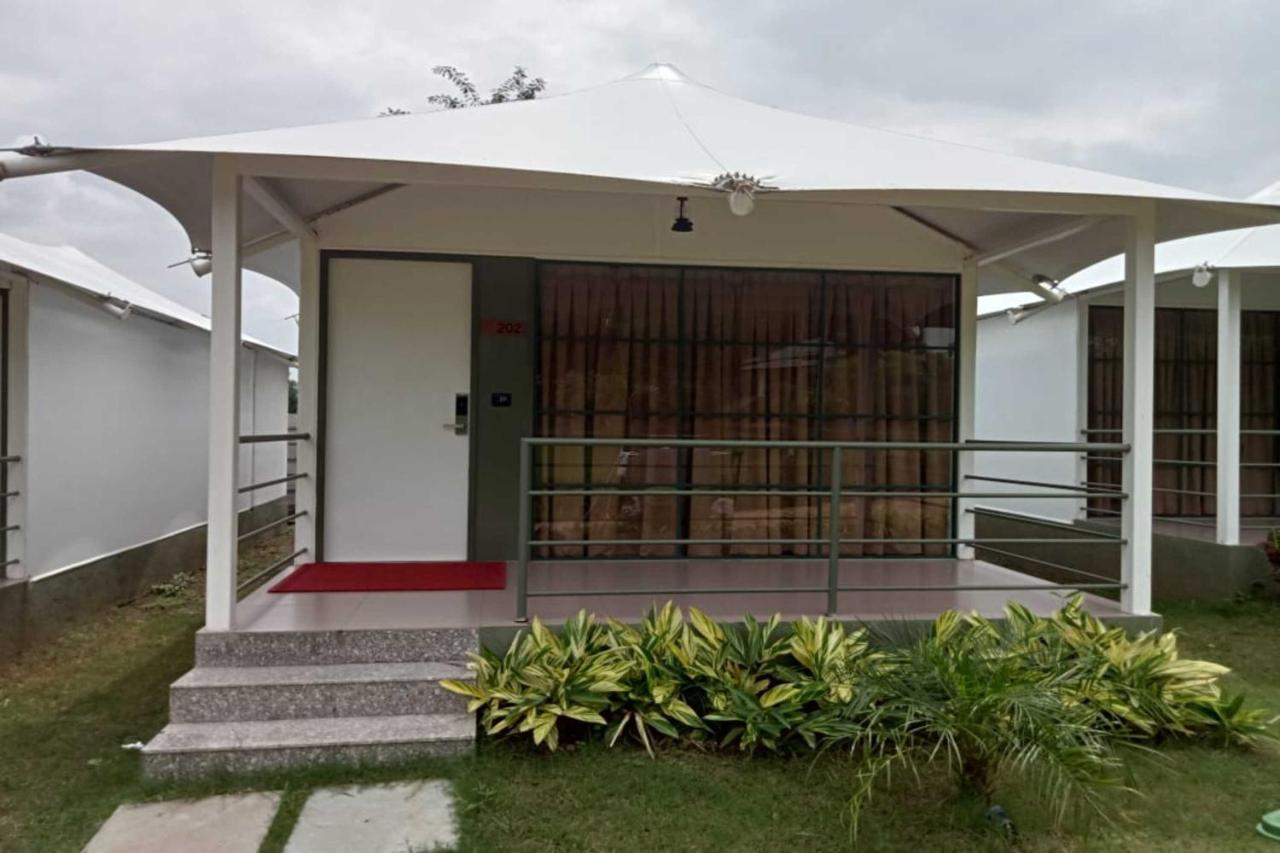 סילבאסה White Feather Resort Kauncha מראה חיצוני תמונה