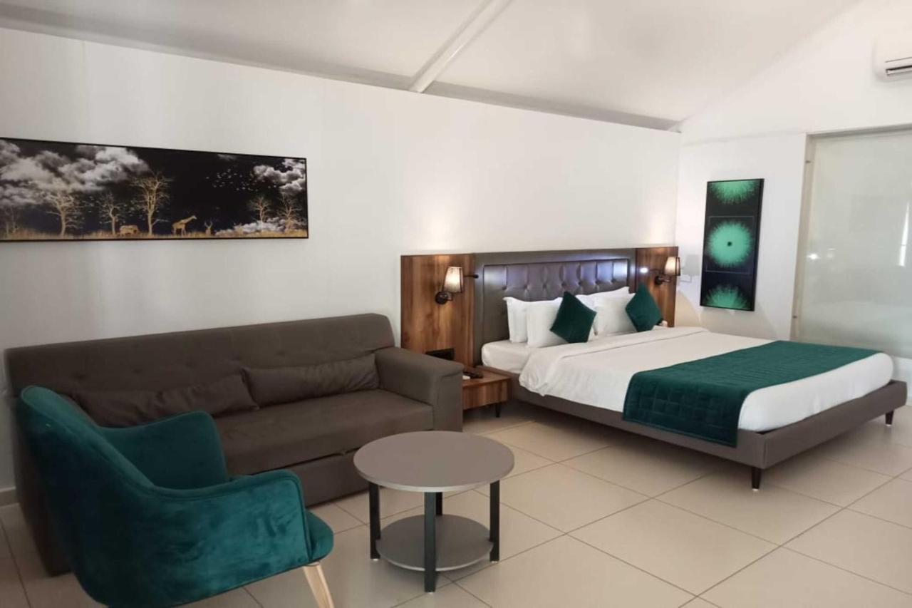 סילבאסה White Feather Resort Kauncha מראה חיצוני תמונה