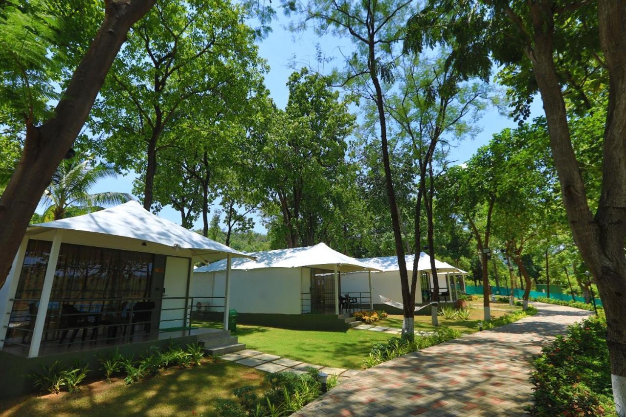 סילבאסה White Feather Resort Kauncha מראה חיצוני תמונה