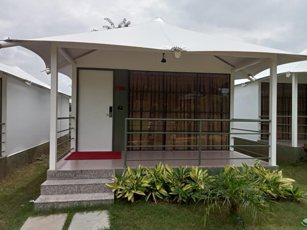 סילבאסה White Feather Resort Kauncha מראה חיצוני תמונה