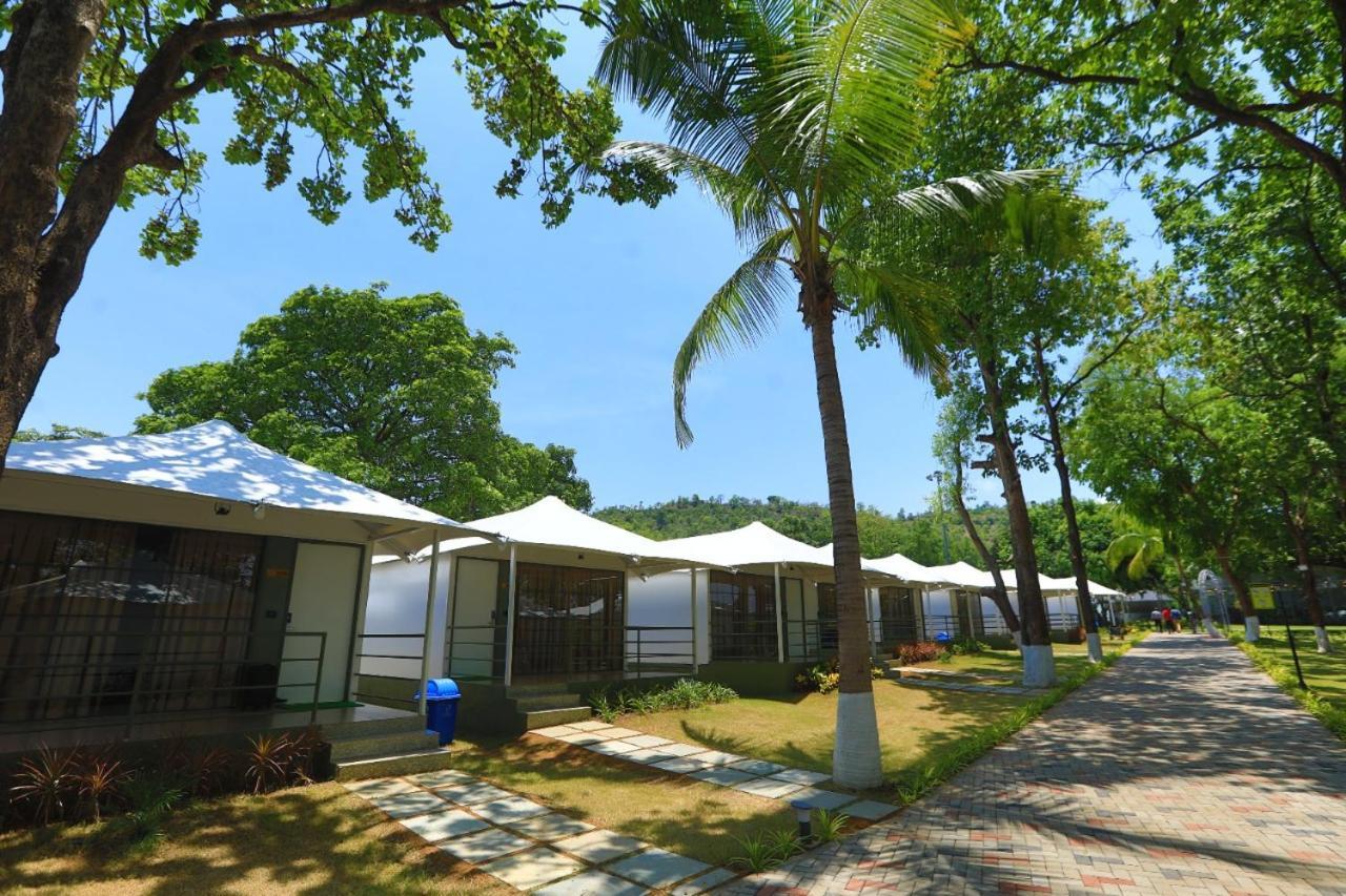 סילבאסה White Feather Resort Kauncha מראה חיצוני תמונה